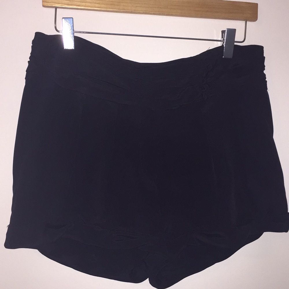 Elizabeth and James silk shorts size 6